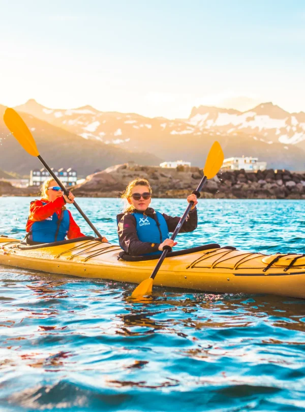 Evening-kayaking-Svolvaer-Lofoten-XXlofoten-1